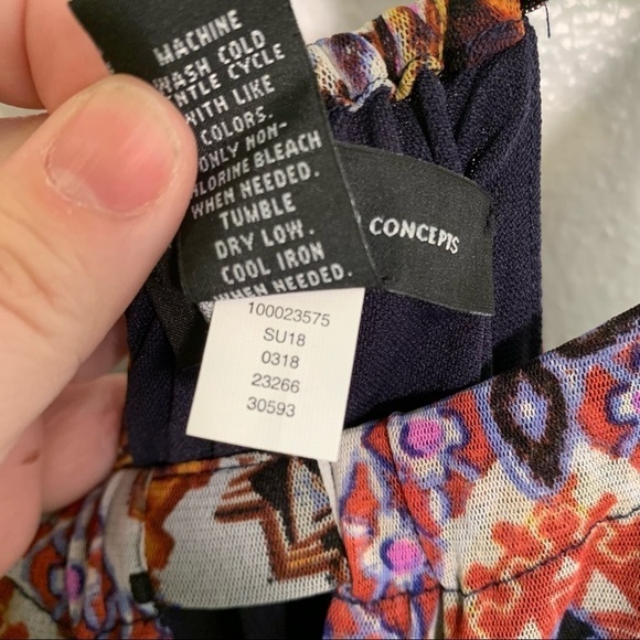 INC International Concepts Printed Keyhole Halter Top XS - Picture 10 of 10